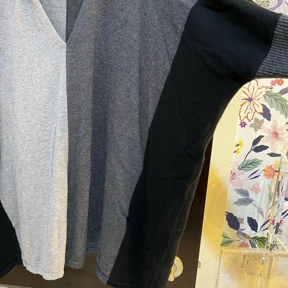 Cabi oversized sweater hoodie size L - Picture 2 of 4